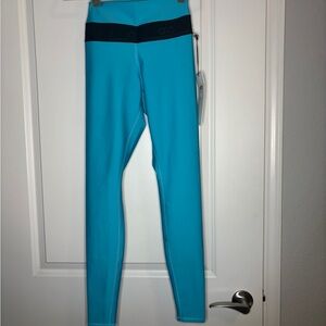 NWT ALO Yoga Turquoise Leggings with Black Waistband